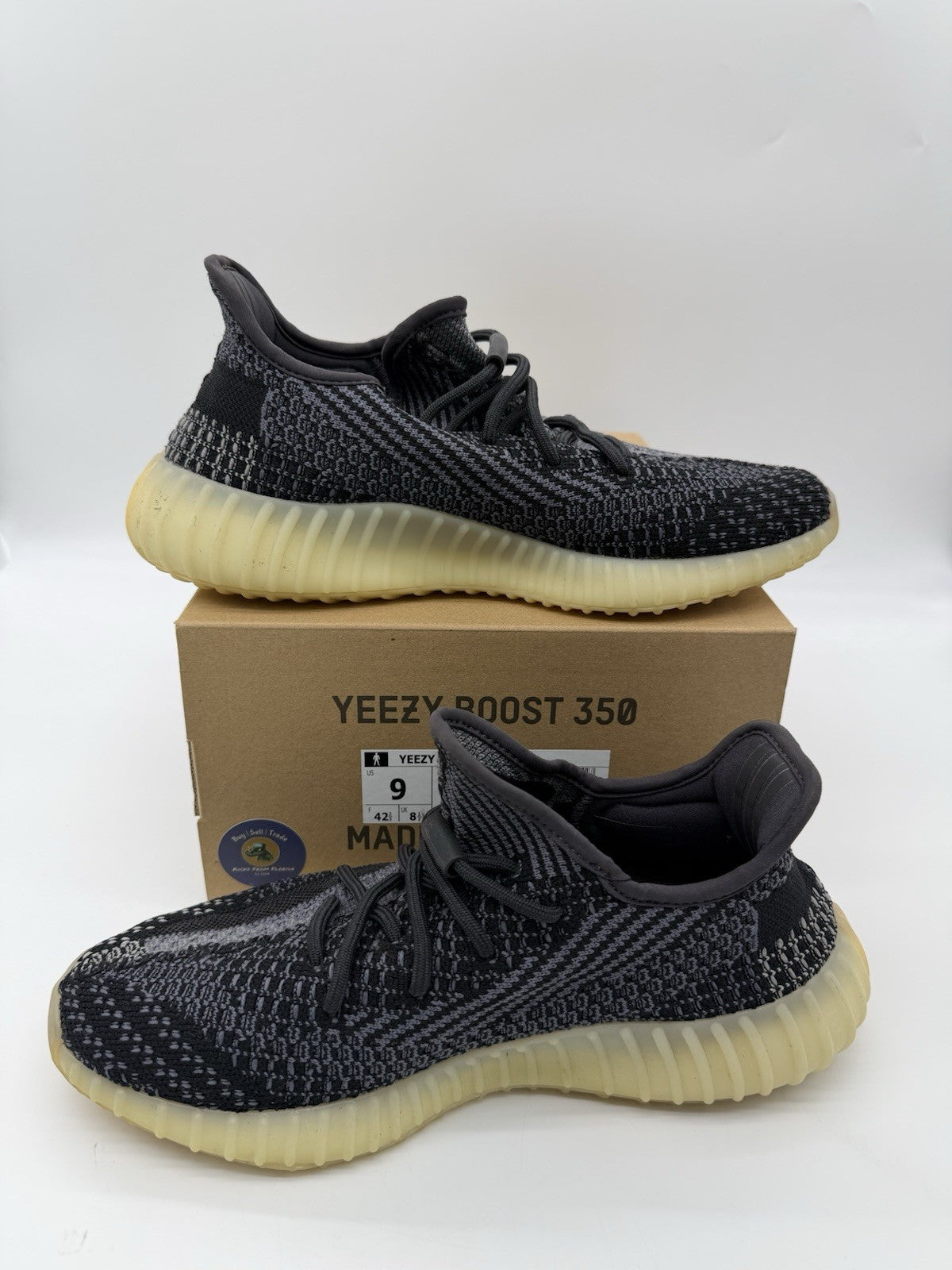 Size 9 - adidas Yeezy Boost 350 V2 Low Carbon