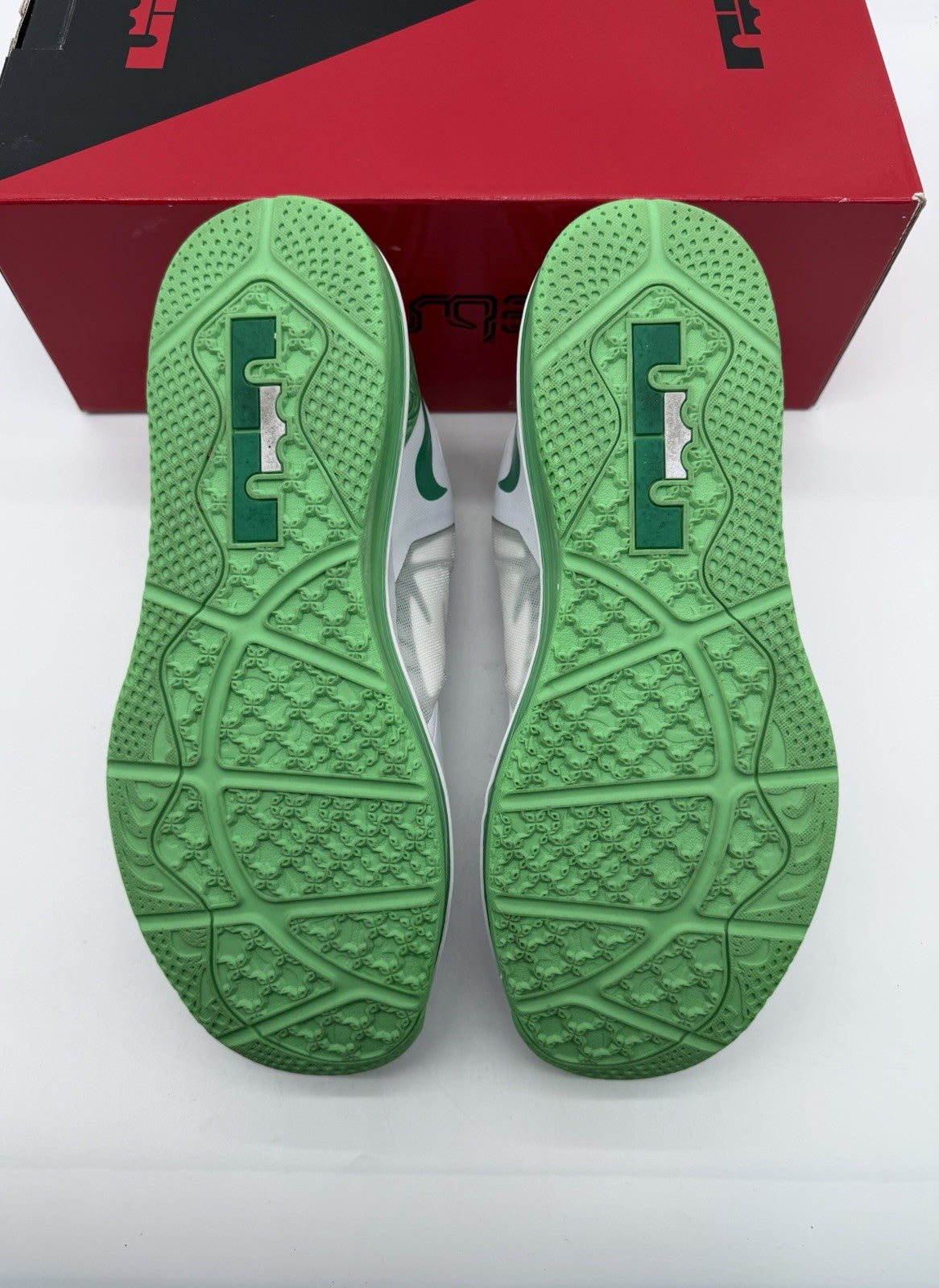Size 12 - Nike LeBron 11 Low Easter (Pre-Owned)