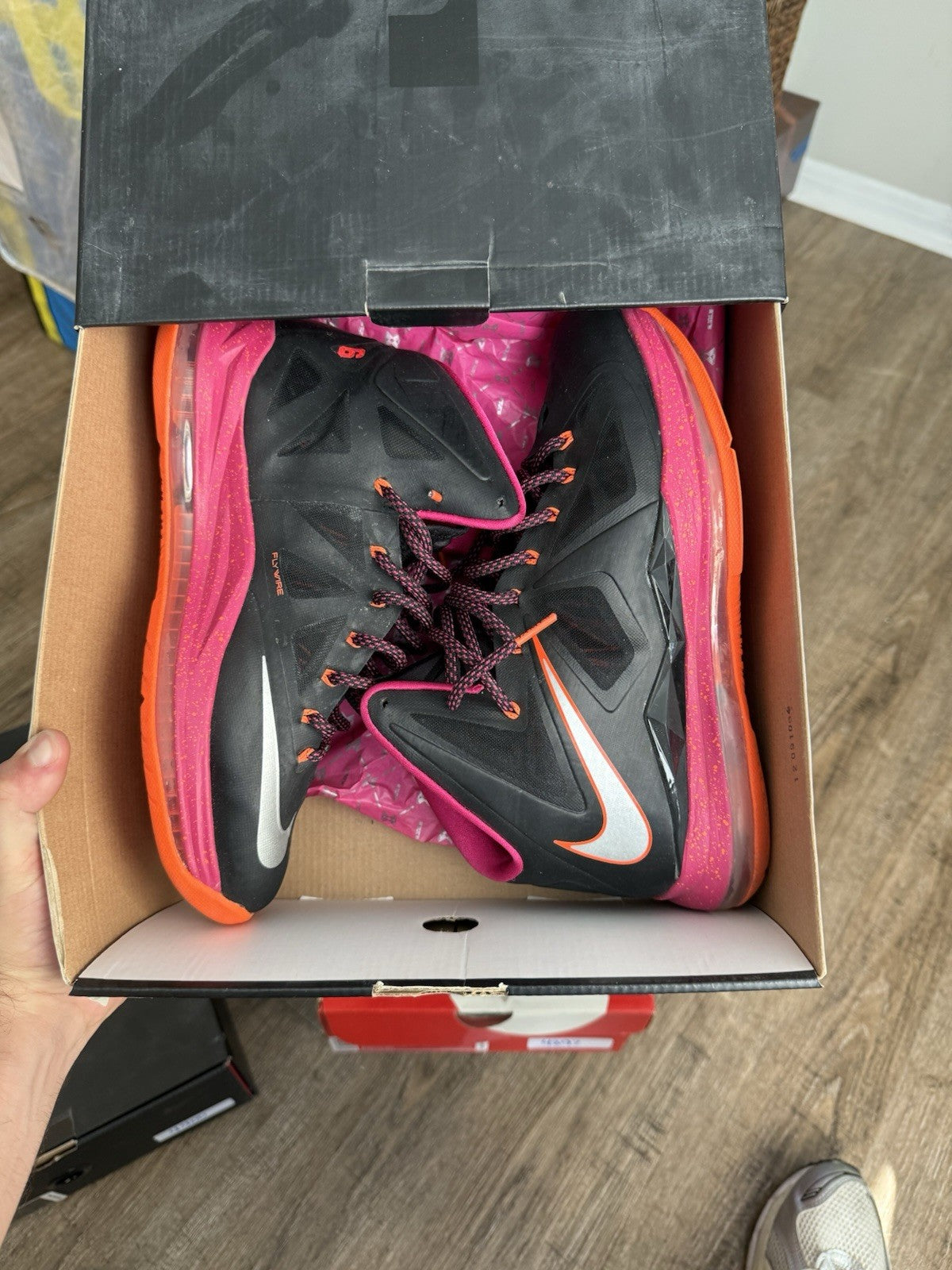 Size 9.5 - Nike Lebron 10 Floridian (damaged air unit)