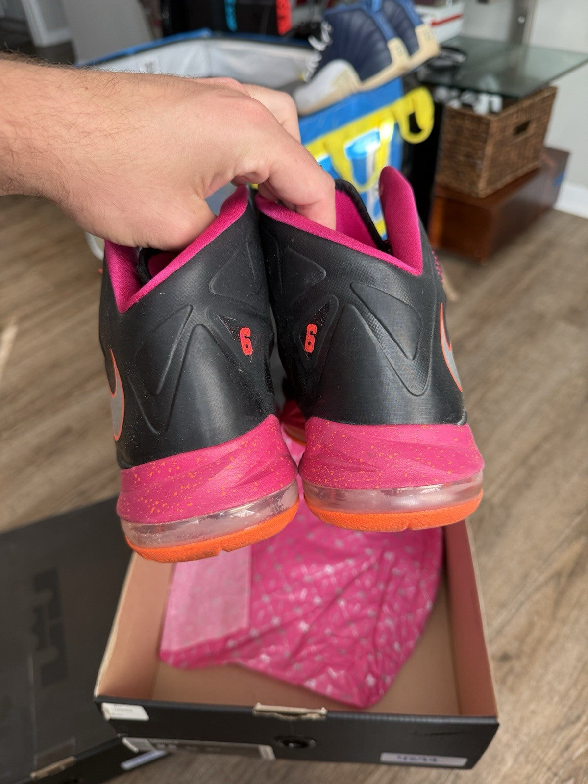 Size 9.5 - Nike Lebron 10 Floridian (damaged air unit)