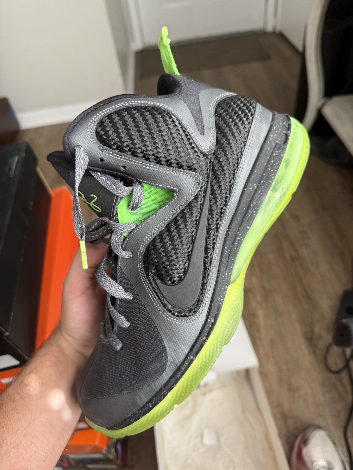 Size 9.5 - Lebron 9 Dunkman (minor seperation)