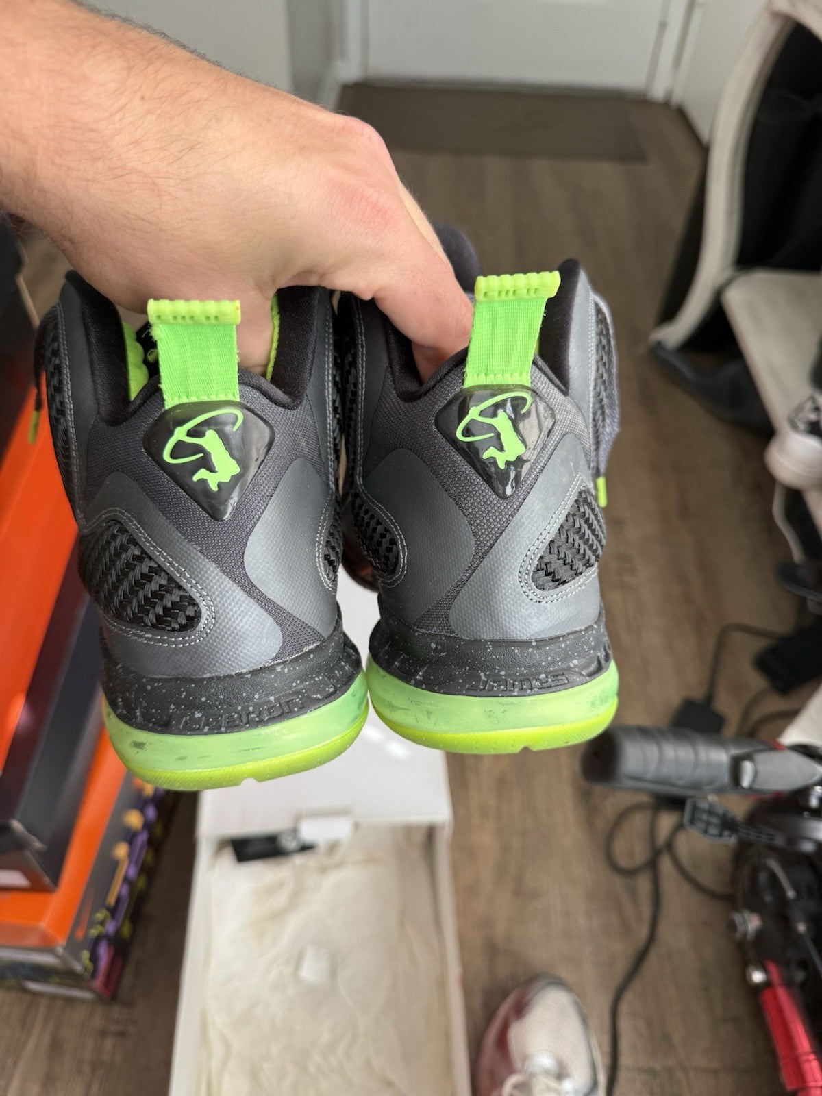 Size 9.5 - Lebron 9 Dunkman (minor seperation)