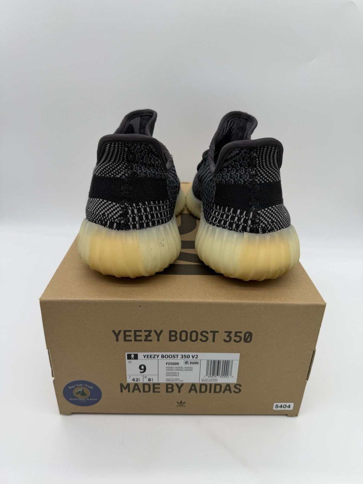 Size 9 - adidas Yeezy Boost 350 V2 Low Carbon
