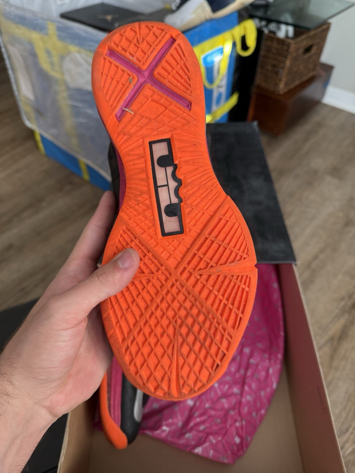 Size 9.5 - Nike Lebron 10 Floridian (damaged air unit)