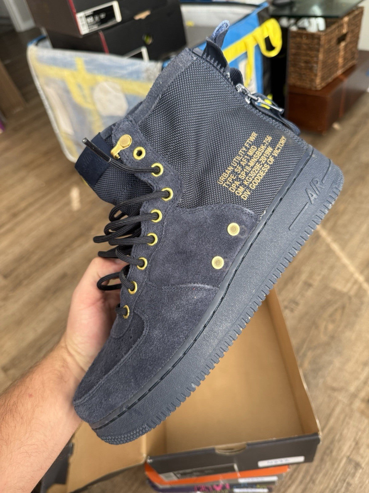 Size 9 - Air Force 1 Mid Obsidian Metallic Gold Utility