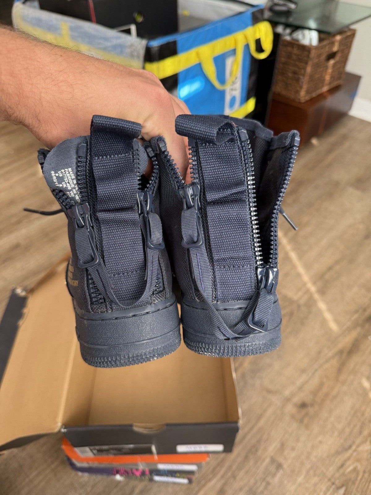 Size 9 - Air Force 1 Mid Obsidian Metallic Gold Utility