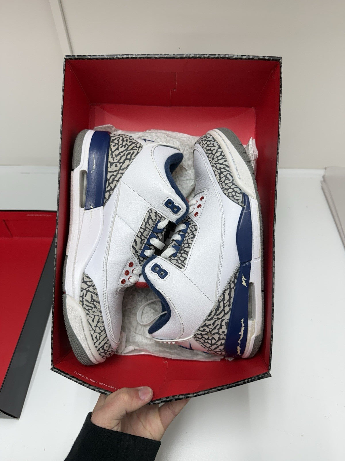 Size 8 - Jordan 3 Retro True Blue (2016) (Paint Cracking)
