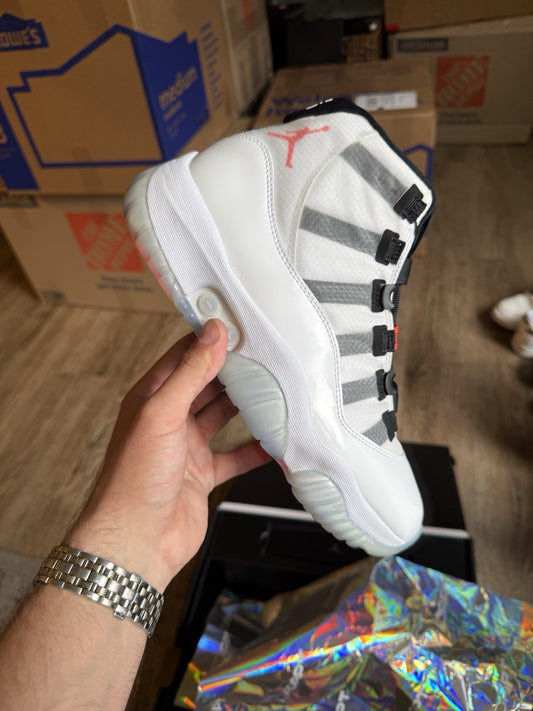 Size 8 - Air Jordan 11 Adapt White