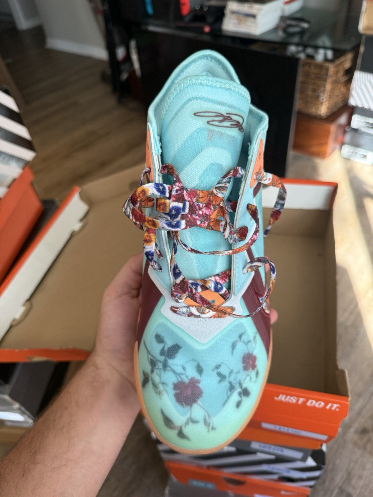 Size 10 - Lebron 18 Low Mimi Plange Daughters Floral
