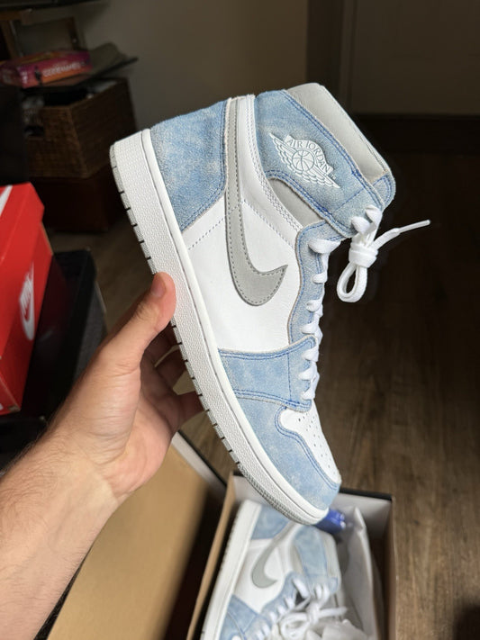 Size 11 - Jordan 1 Retro High Hyper Royal