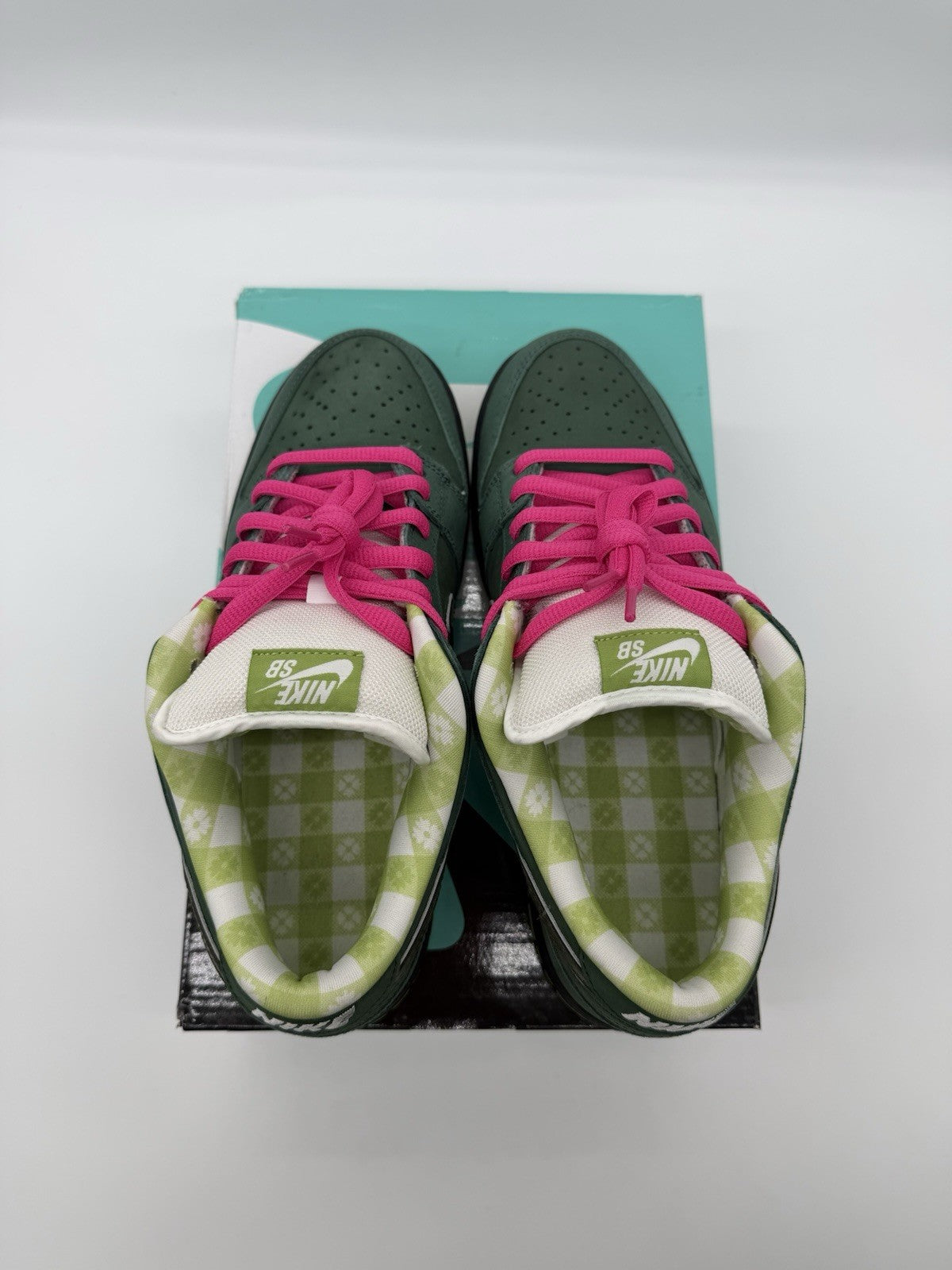 Size 9.5 - Concepts x Nike SB Dunk Low Premium Green Lobster Special Box (VNDS)