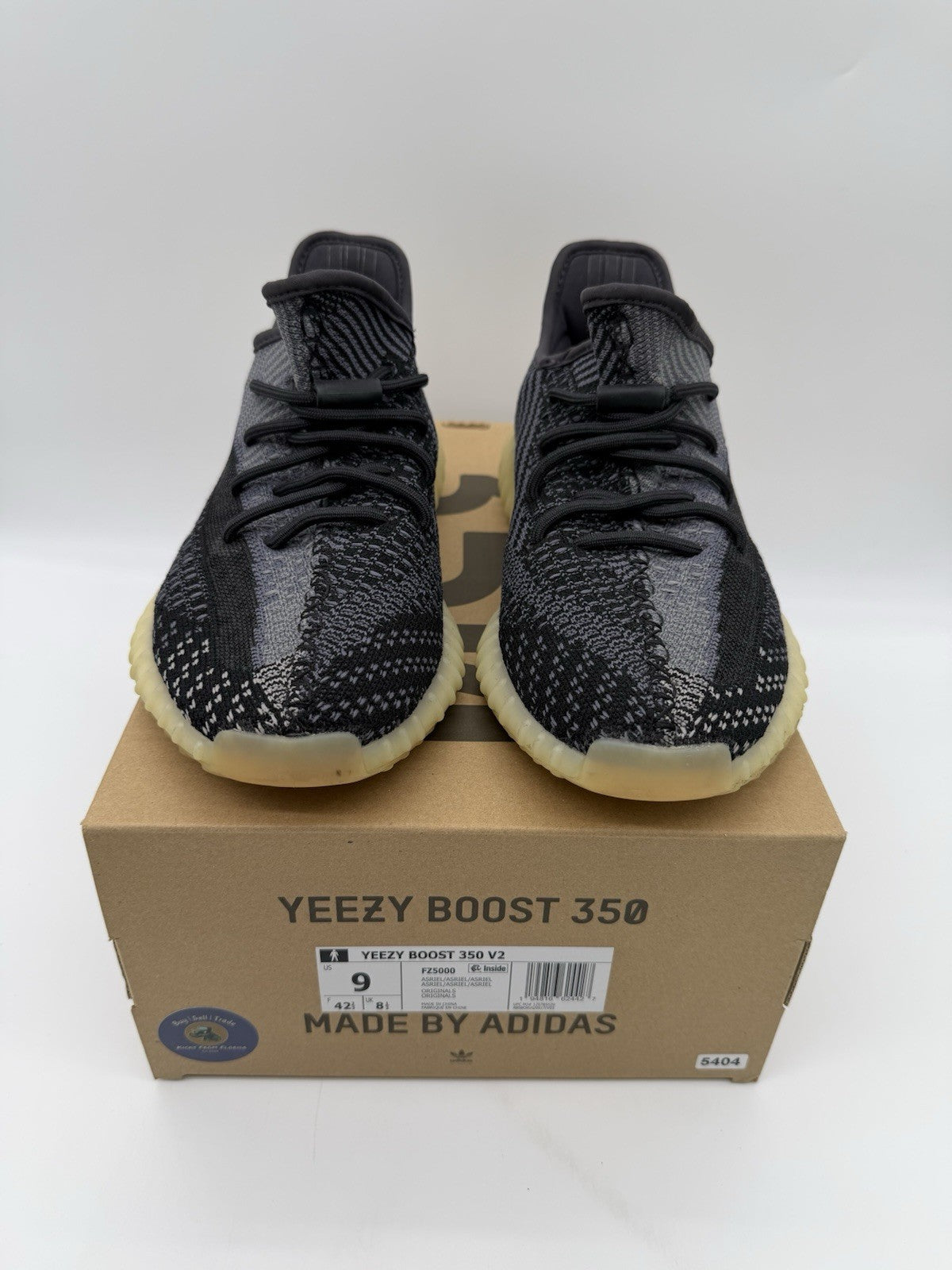 Size 9 - adidas Yeezy Boost 350 V2 Low Carbon