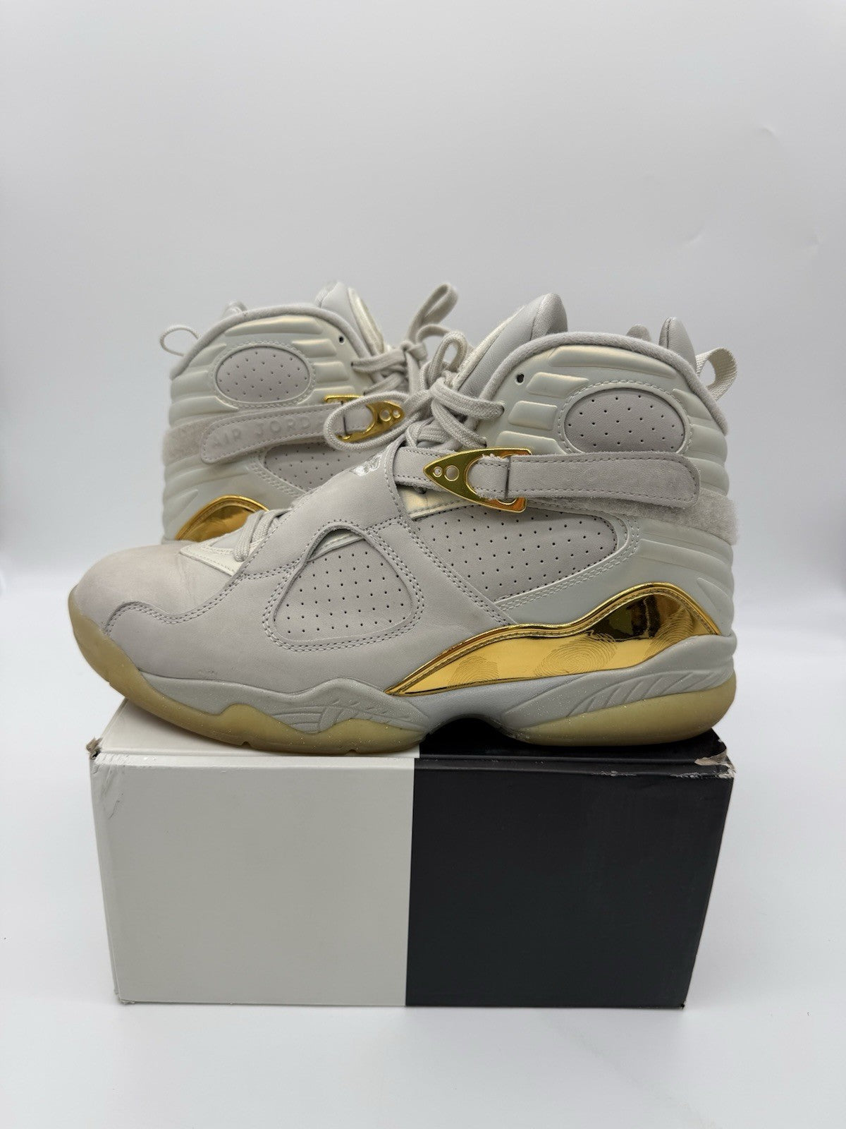 Size 9.5 - Jordan 8 Retro Champagne Confetti