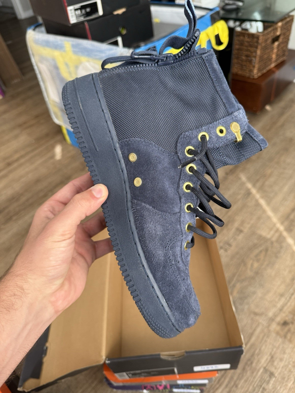 Size 9 - Air Force 1 Mid Obsidian Metallic Gold Utility