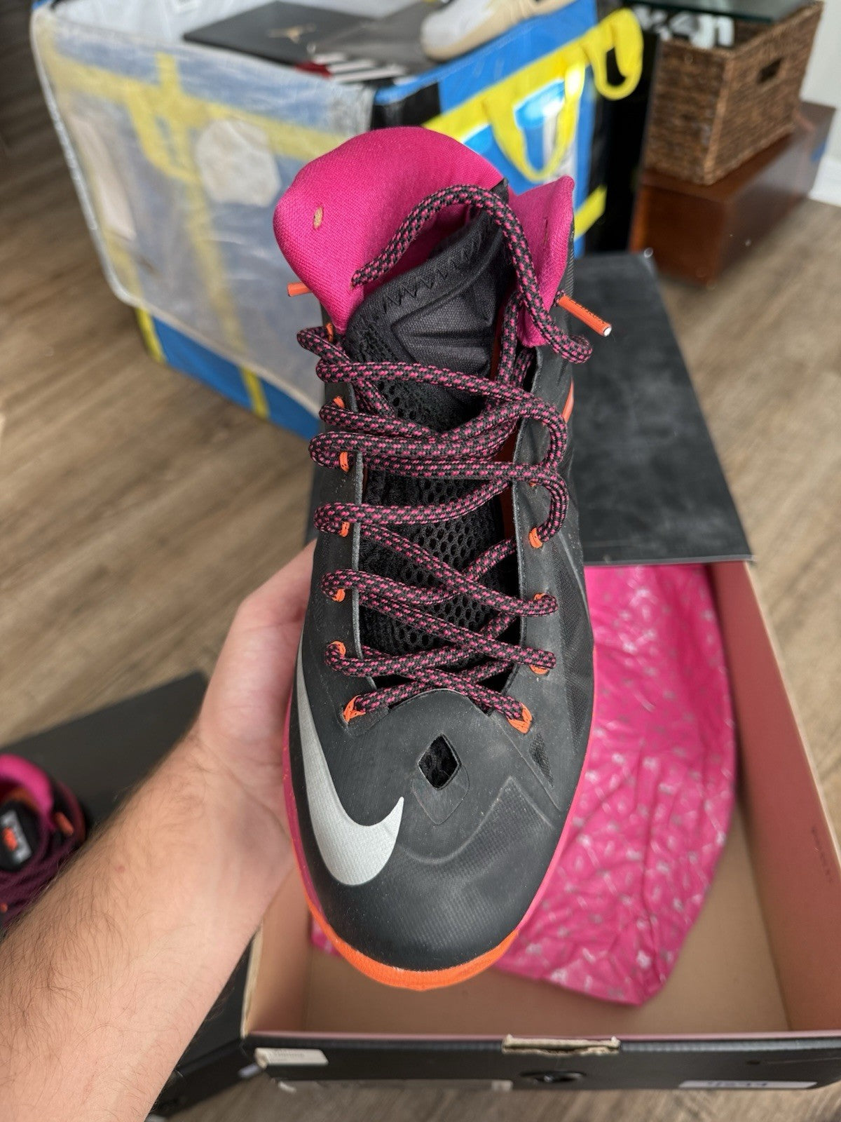 Size 9.5 - Nike Lebron 10 Floridian (damaged air unit)