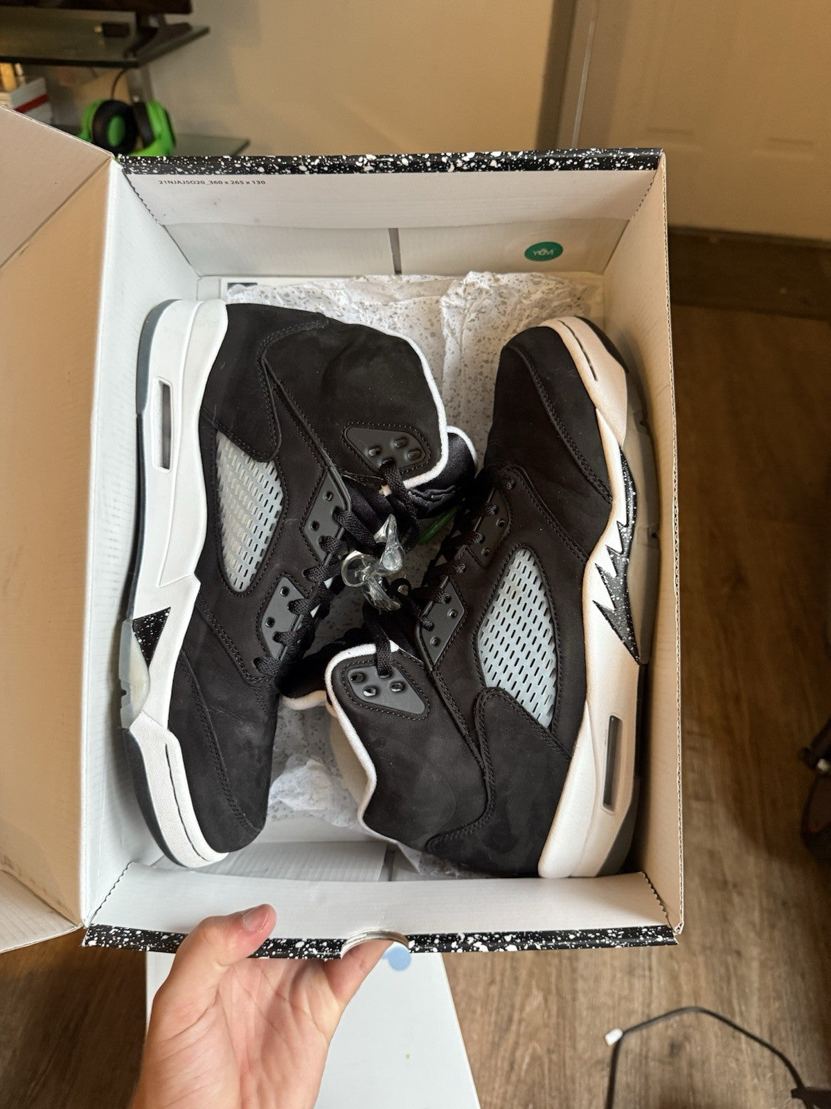 Size 11 - Jordan 5 Retro Mid Moonlight