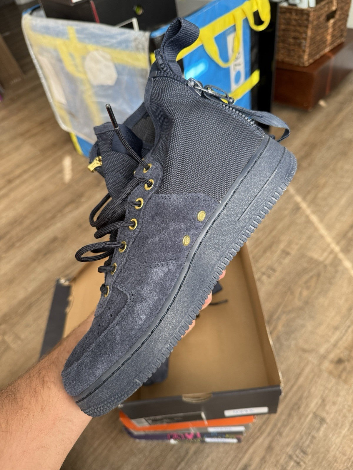 Size 9 - Air Force 1 Mid Obsidian Metallic Gold Utility